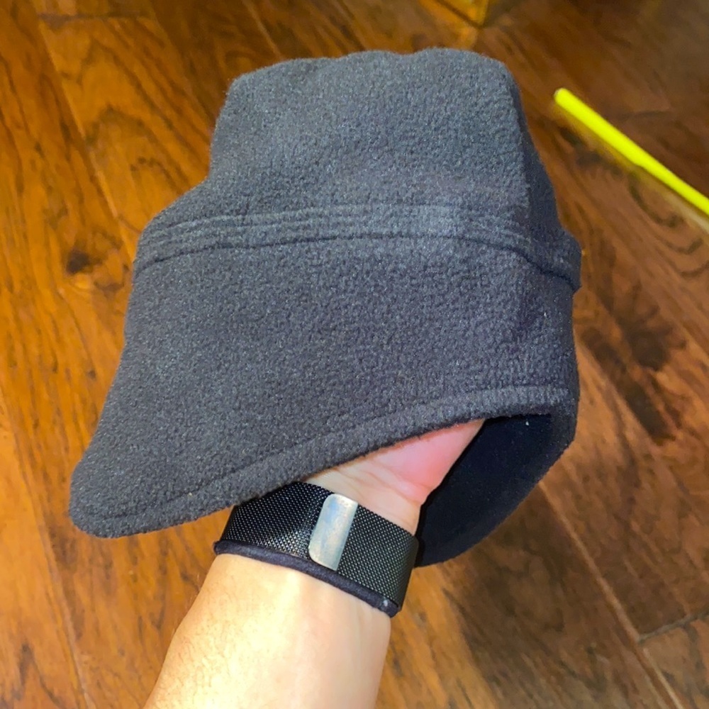 Youth black beanie toboggan hat ear cover winter ski wear under helmet small 6-7 - Picture 7 of 8